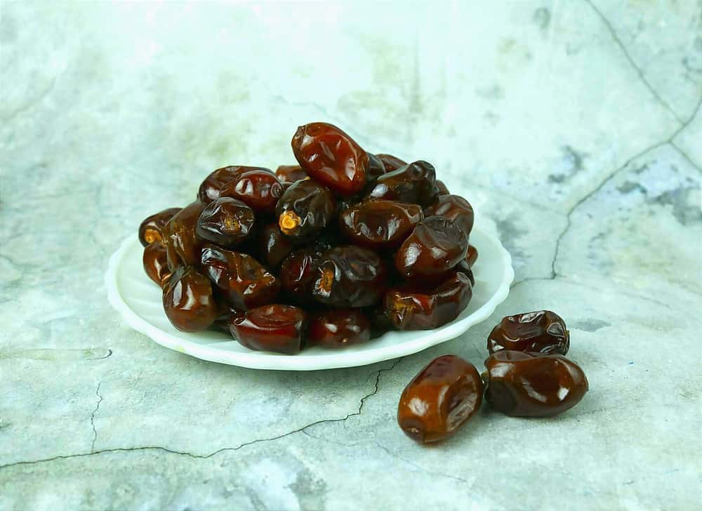 تصویر 1 از خرما مضافتی جیرفت برداشت مناطق گرم